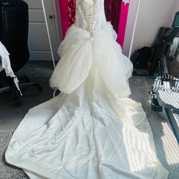 Alfred Angelo Belle Disney Fairytale Wedding dress - Picture 8 of 14